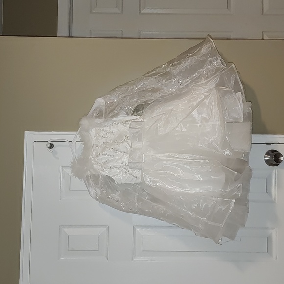 Princess Christmas White Bejeweled Fur Cape Girl sz 6 Dress. New!!!